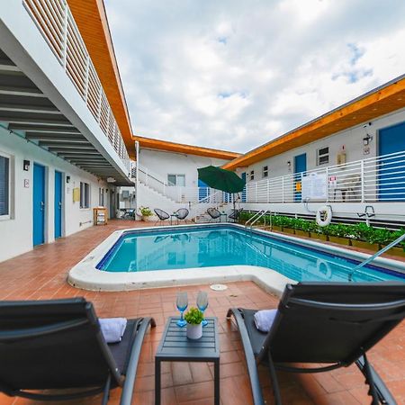 Cozy 1 Bedroom With Pool Steps From The Beach #47 Голливуд Экстерьер фото